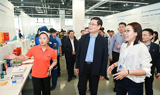 永信贵宾会217集团全新自主研发高新科技设备吸睛通辽市科技活动周